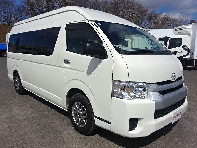TOYOTA HIACE COMMUTER 2017